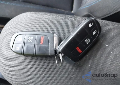 2021 Jeep Renegade Islander 4X4 z USA, uszkodzony, nr VIN ZACNJDBB1MPM76523